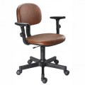 Cadeira Digitador Secretria Giratria Clssica com Braos, em courvin ou tecido, regulagem de altura dos braos, mecnica ou gs